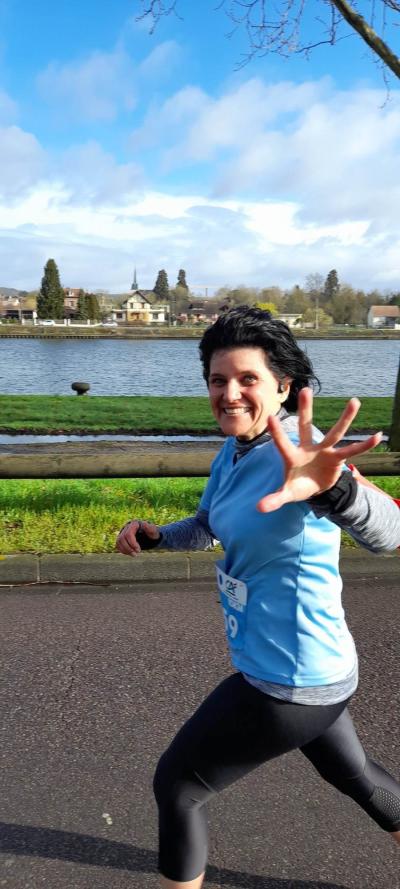 Les 10km des boucles de seine avalués en 53 minutes par Katy